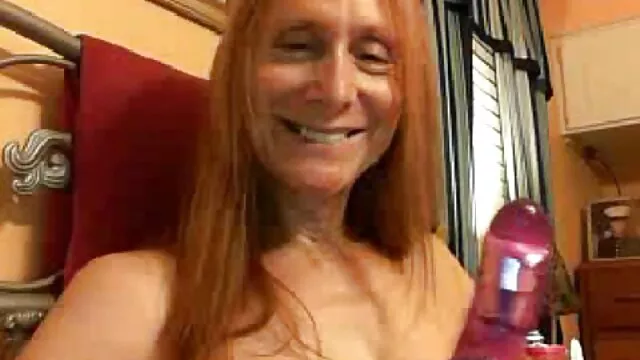 A videos de sexo com novinhas japonesas mulher Boazona faz uma punheta matinal.