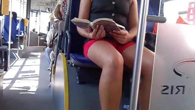 SEXO NO CARRO vídeo pornô de menina japonesa !!