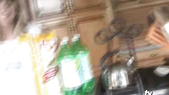 Ela tem um belo rabo para foder. vídeo pornô de japonês