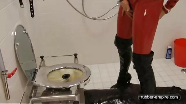 Dois reparadores a vídeo pornô com novinha japonesa foder uma avozinha