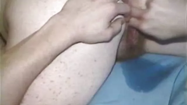 a dona quero ver vídeo de pornô de japonesa de casa magra brinca com o seu brinquedo.