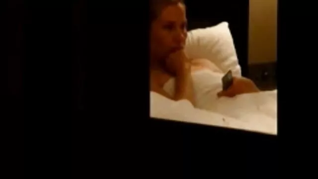 Morena com Mamas grandes xvídeo pornô japonês seduz na mesa de jogo!