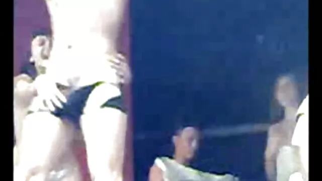 A mulher Babe Inga Devil estica o rabo com uma grande video porno de japonesa gostosa pila preta