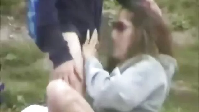A gaja boa porno brasileiro com japonesa gosta de uma pila grande e dura
