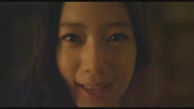 Dois gatinhos persuadidos a quero ver filme de sexo japonês livrarem-se de um membro numa loja de recados-Reality Kings