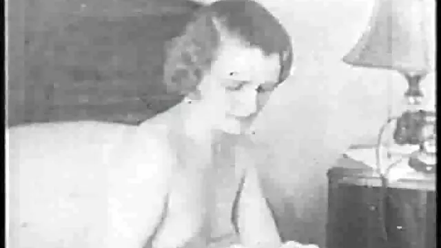LETSDOEIT-Latina com o rabo grande é tão animado vídeo de pornô com mulher japonesa que ela rasga as calças