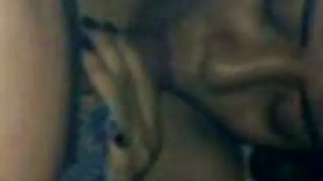 Petite filme pornô desenho japonês Thai Ladyboy de jeans fingering