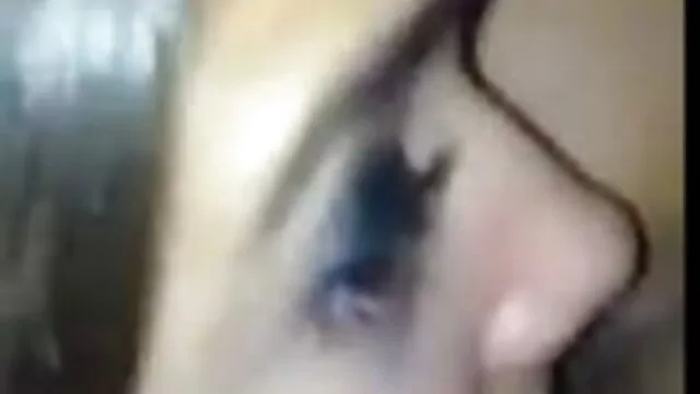 Denise partilha a sua cona jovem com um quero filme pornô japonês velho